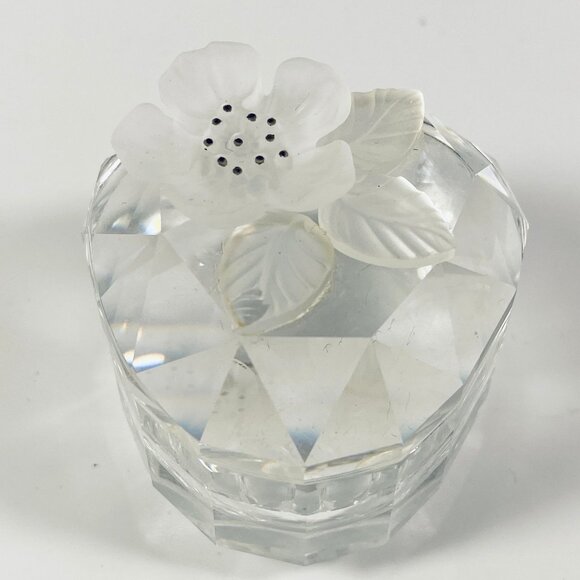 Rare VTG SWAROVSKI CRYSTAL Heart Shaped Jewelry Ring Box Frosted Flower Lid - Picture 8 of 9